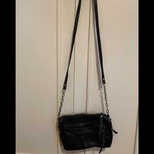 Cross body or sit on shoulder purse!